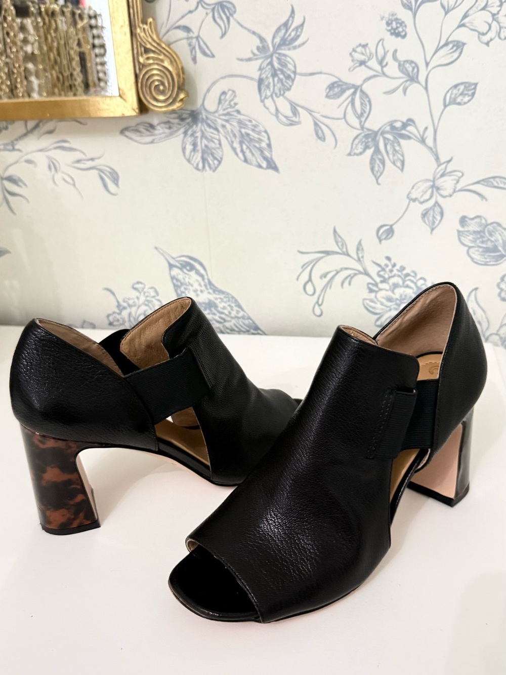 Corso Como Black Leather Open-Toe Block Heel Sandals with Tortoiseshell Heel